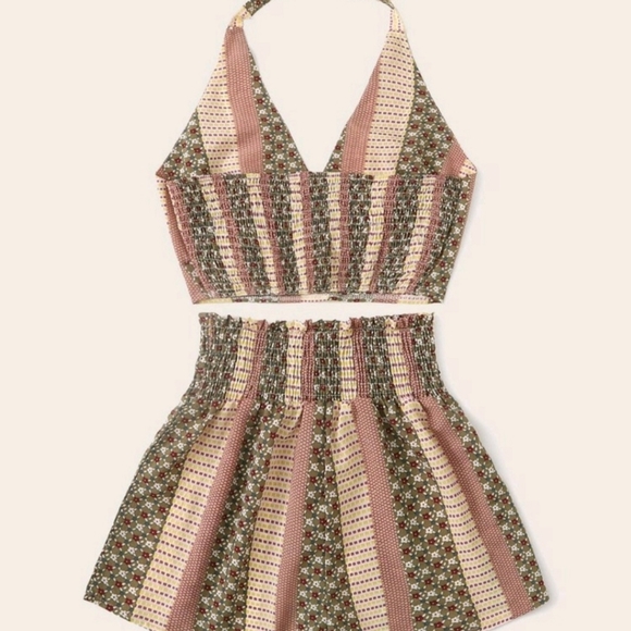 Cropped Halter Cami & Shorts Set - Picture 2 of 4